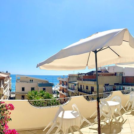 Hotel Sylesia Letojanni Ngoại thất bức ảnh