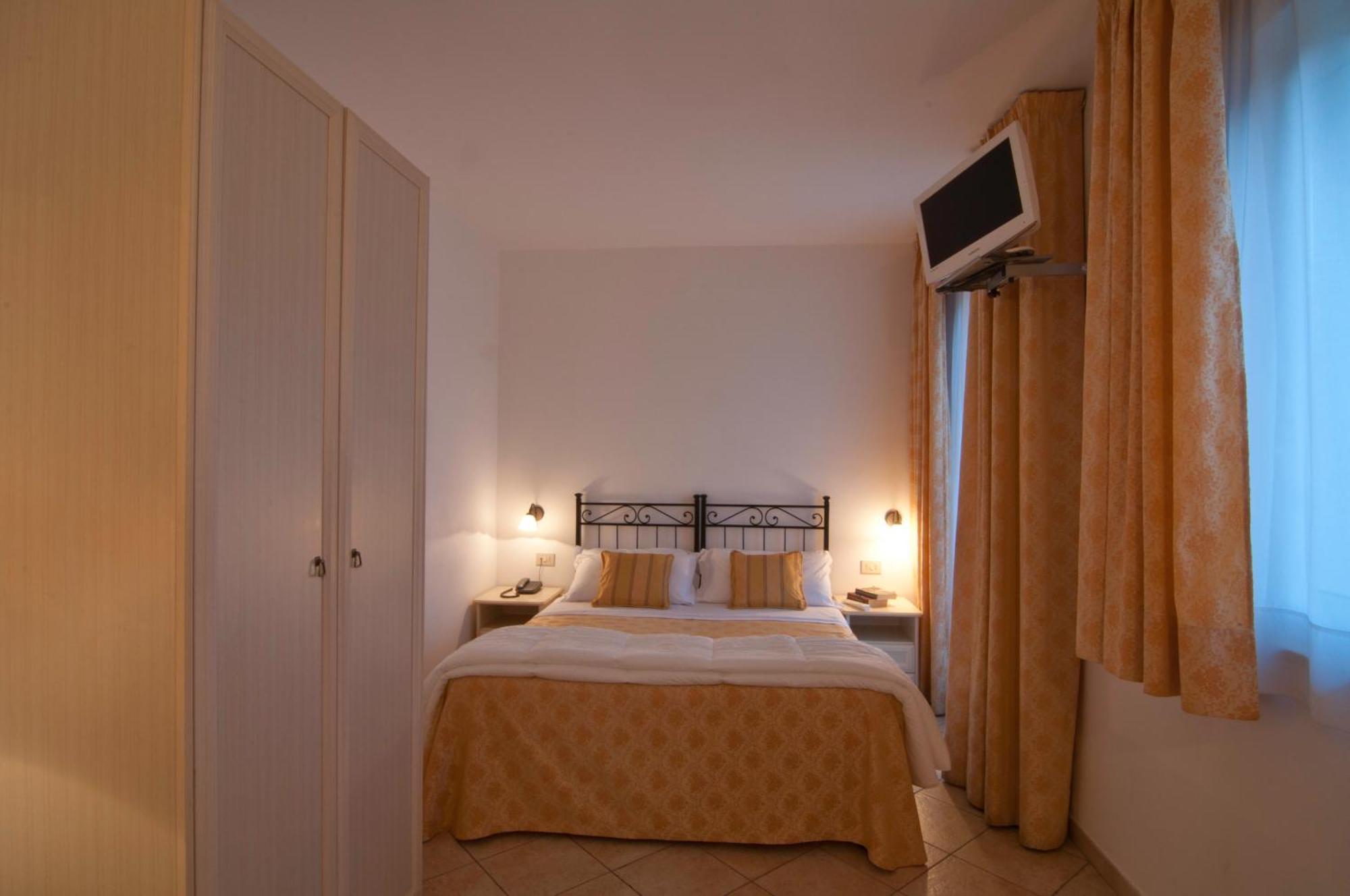 Hotel Sylesia Letojanni Ngoại thất bức ảnh