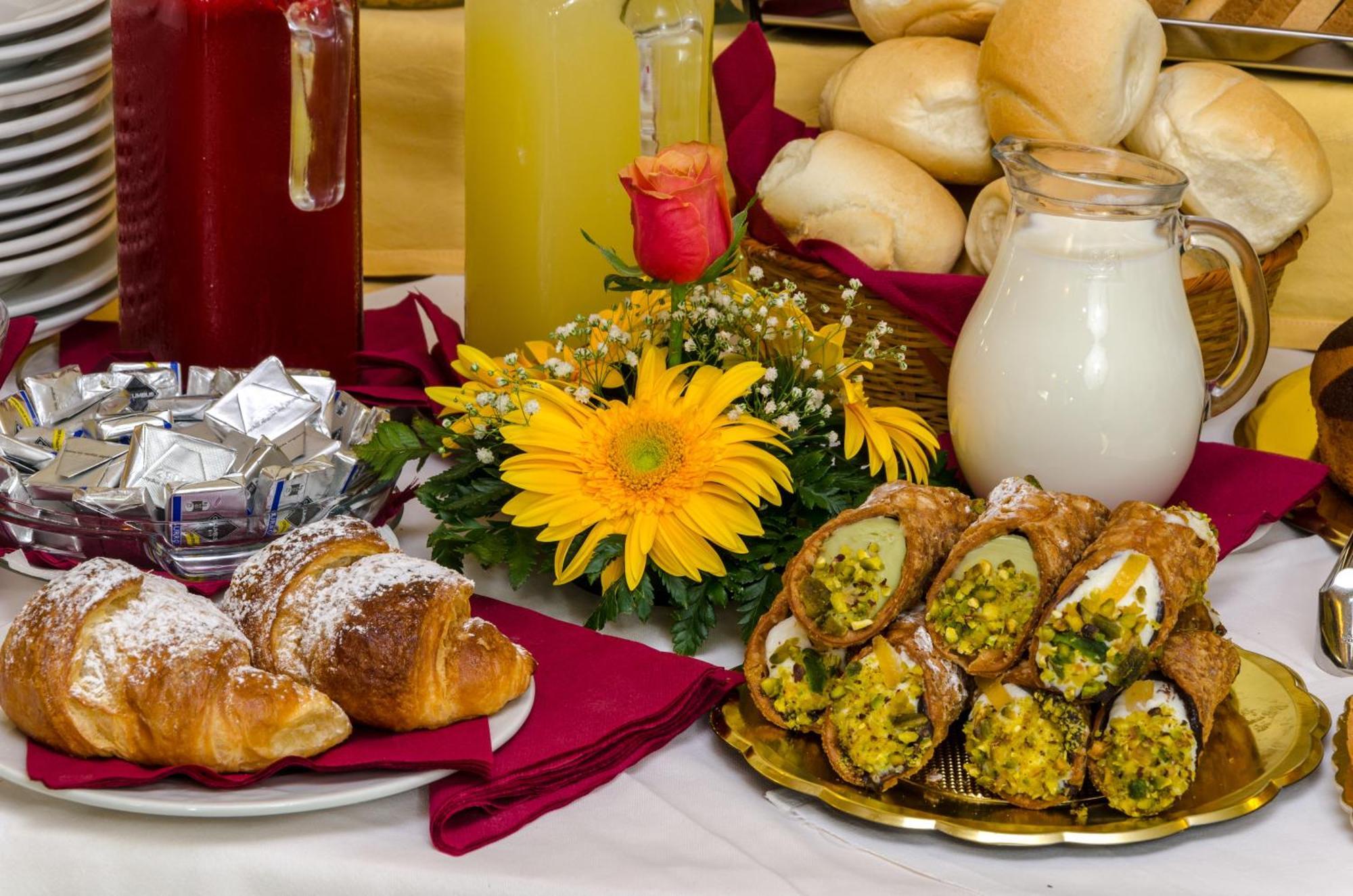 Hotel Sylesia Letojanni Ngoại thất bức ảnh